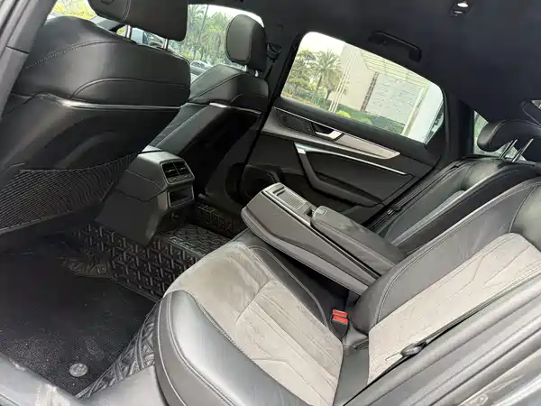 Audi A6L 2022