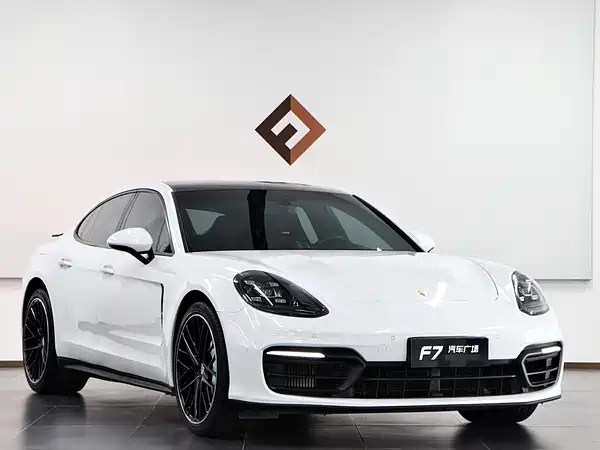 Porsche Panamera 2022