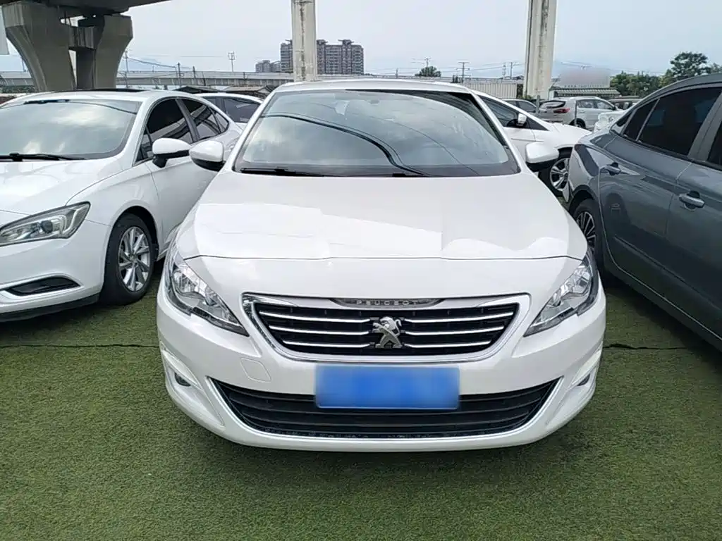 Peugeot 408 2015