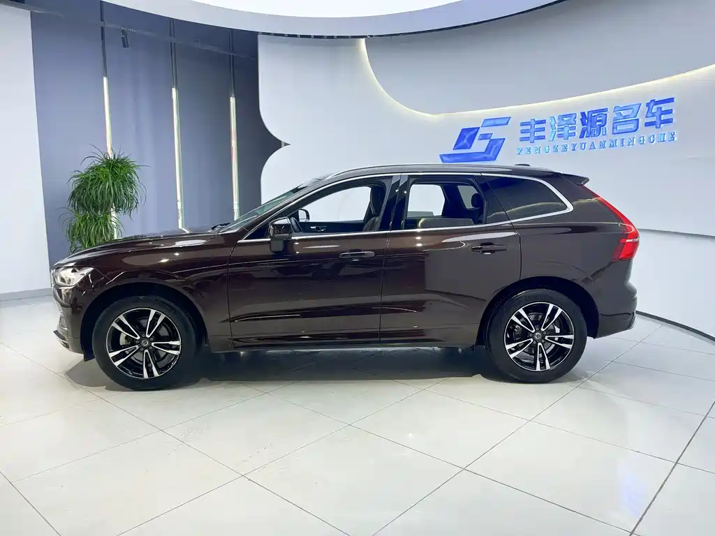 Volvo XC60 2019 — фото 2