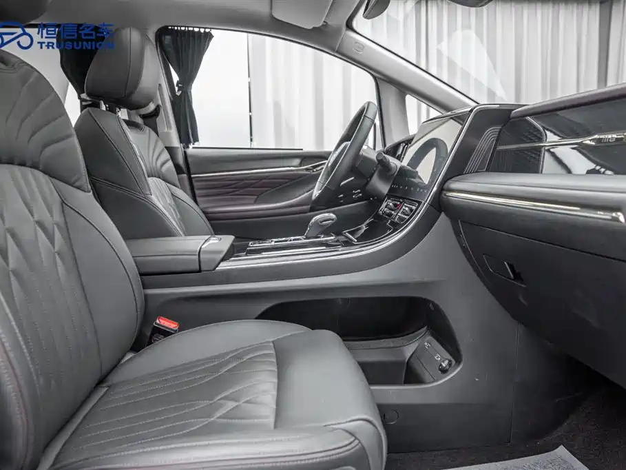 GAC Motor Trumpchi M8 2023 — фото 18