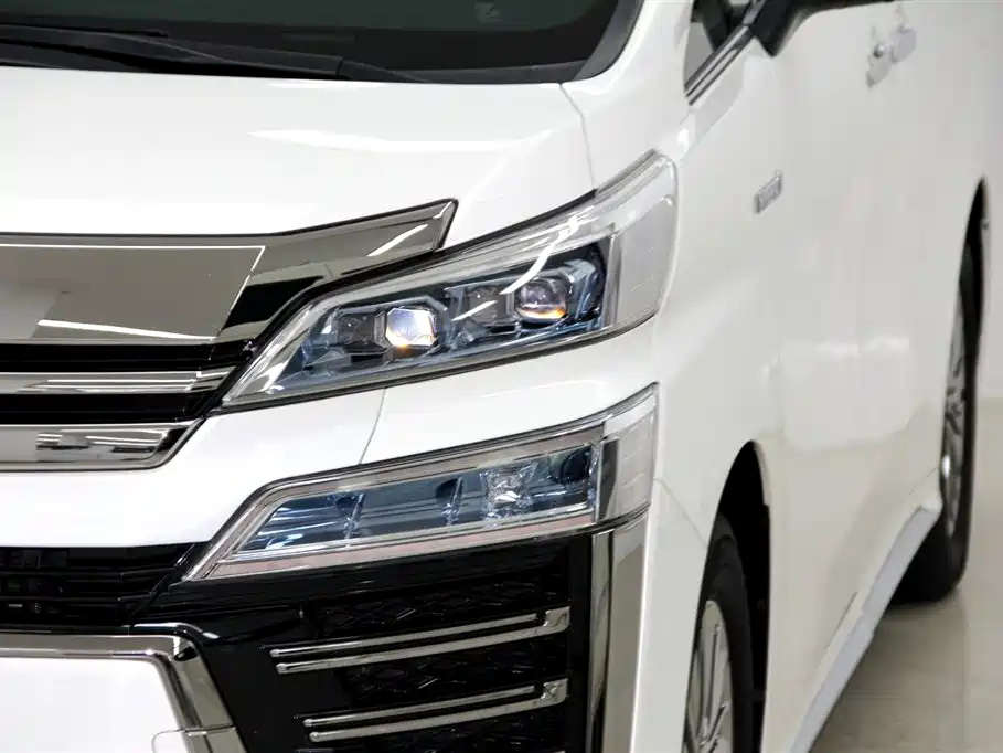 Toyota Vellfire 2022 — фото 27