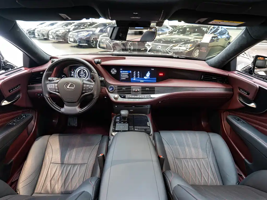 Lexus LS 2018 — фото 13
