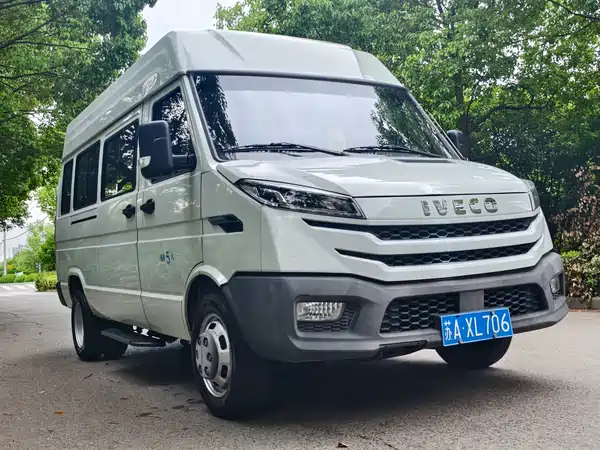 Iveco Proud 2025