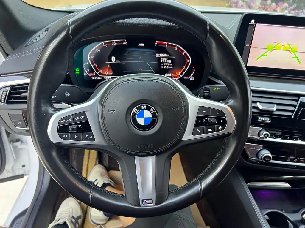 BMW 5 Series 2021 — фото 16
