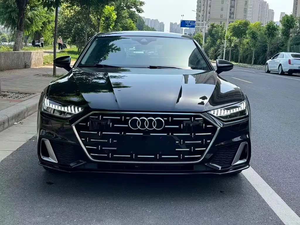 Audi A7L 2023 — фото 1