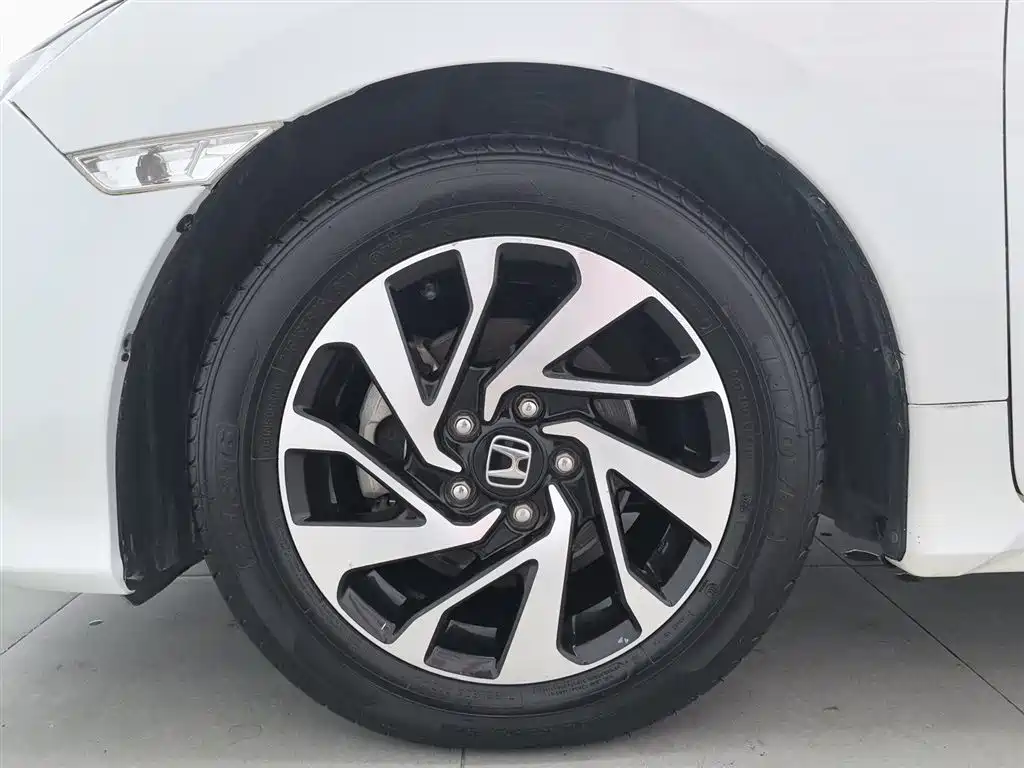 Honda Civic 2018 — фото 17