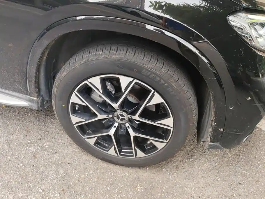 Mercedes-Benz GLC 2023