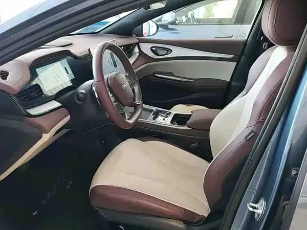 BYD Seal 07 DM-i 2025