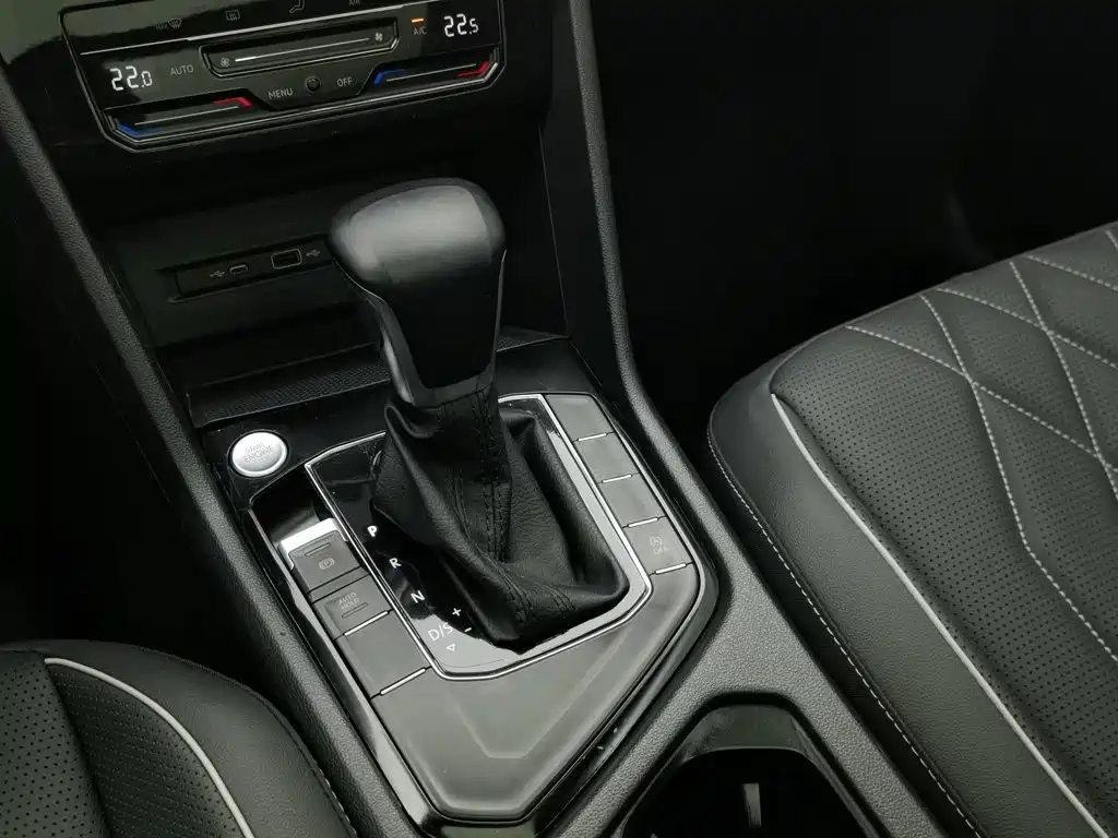 Volkswagen Tiguan L 2022 — фото 13
