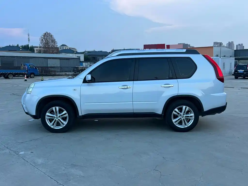 Nissan X-Trail 2012