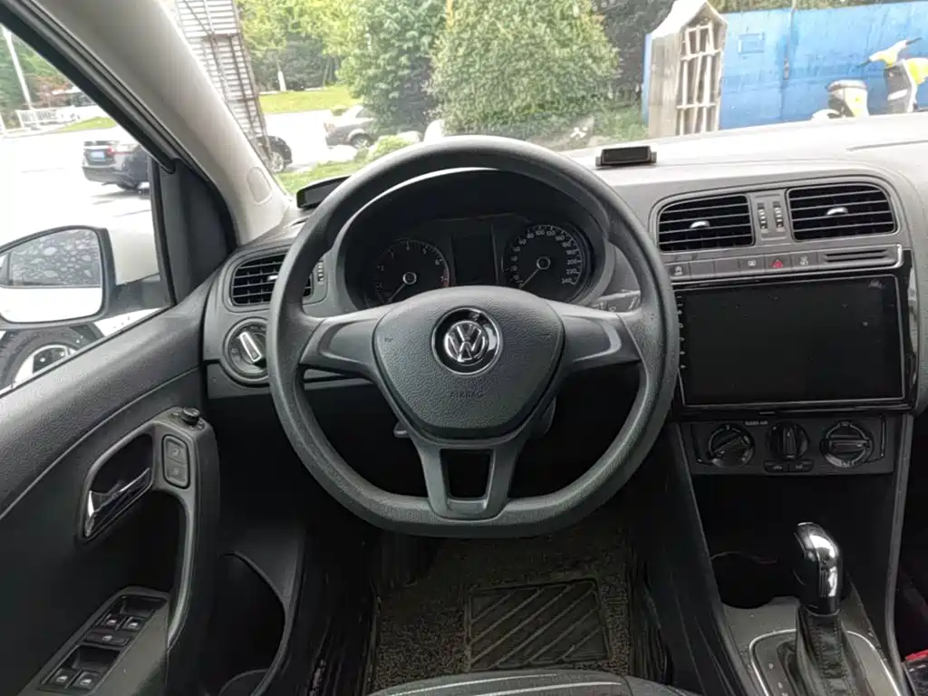 Volkswagen Polo 2018 — фото 11
