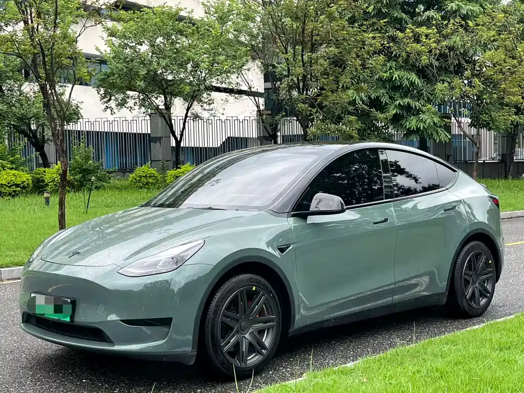 Tesla Model Y 2023 — фото 1