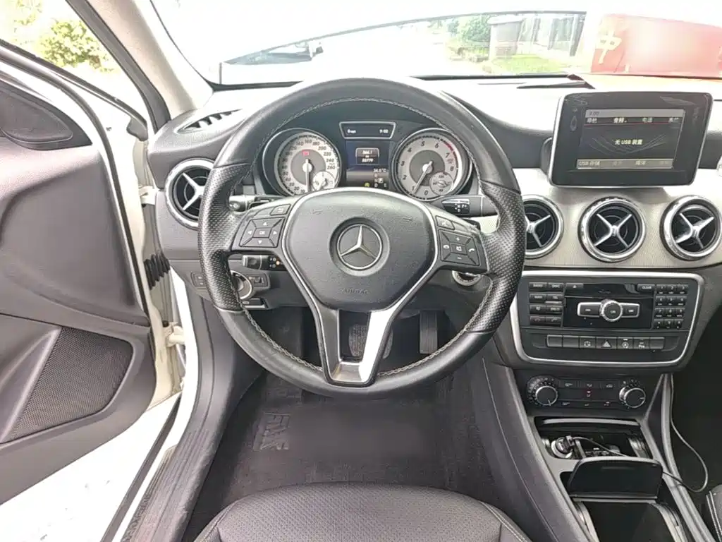 Mercedes-Benz GLA 2016 — фото 11
