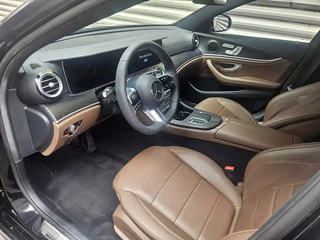 Mercedes-Benz E-Class 2023 — фото 7