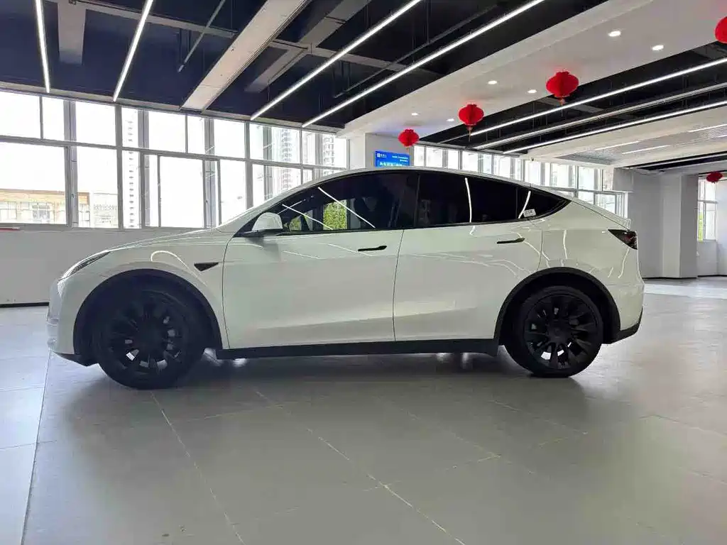 Tesla Model Y 2022 — фото 4