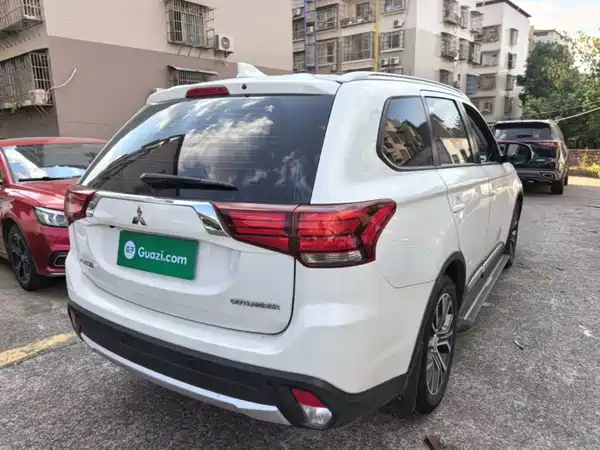 Mitsubishi Outlander 2018