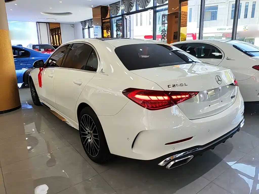 Mercedes-Benz C-Class 2024