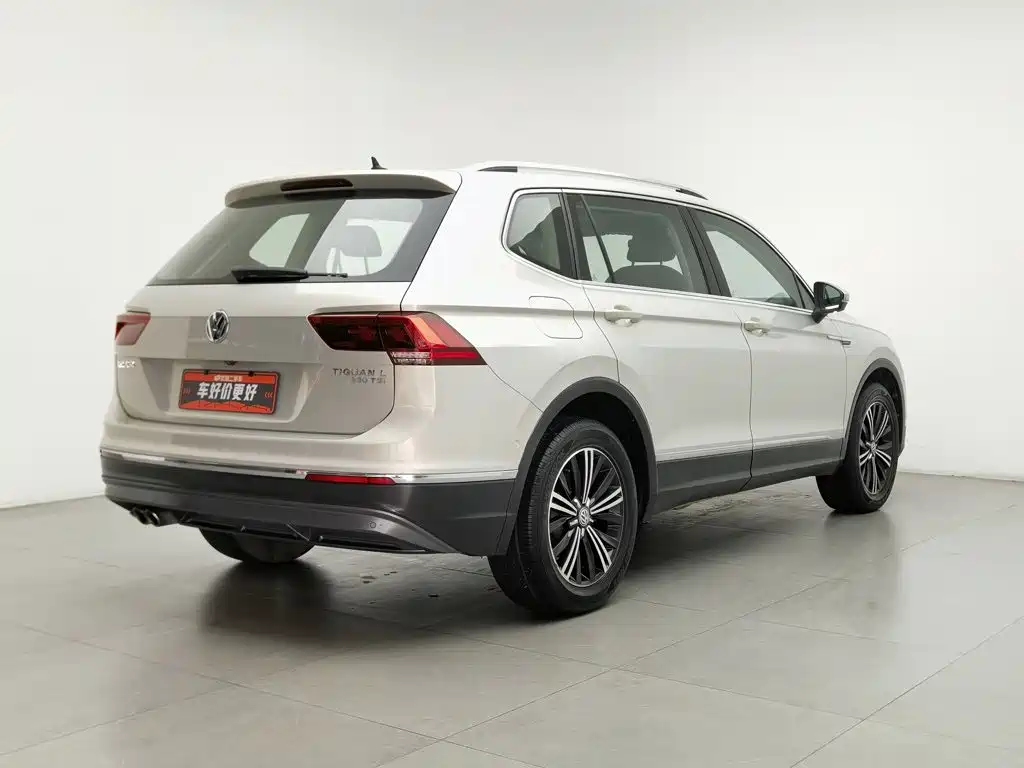 Volkswagen Tiguan L 2017 — фото 2