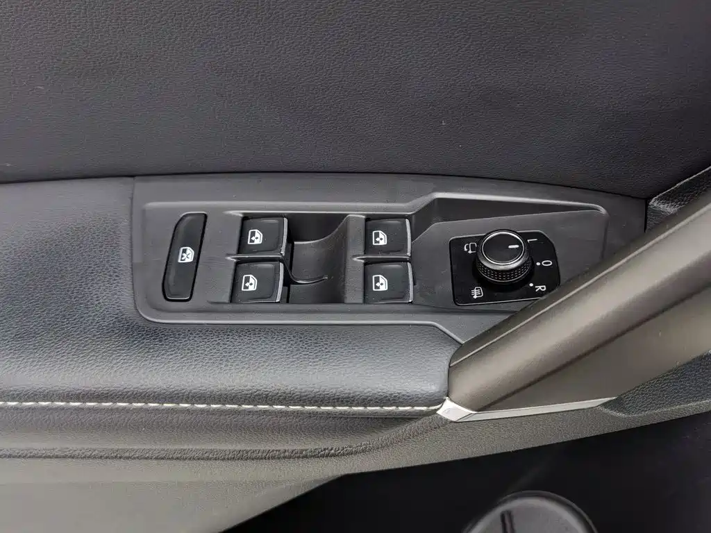 Volkswagen Tiguan L 2017 — фото 9