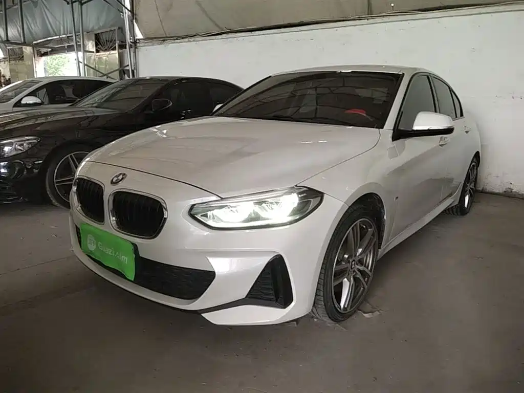 BMW 1 Series 2020 — фото 1
