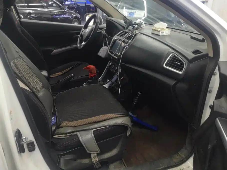 Suzuki S-Cross 2015