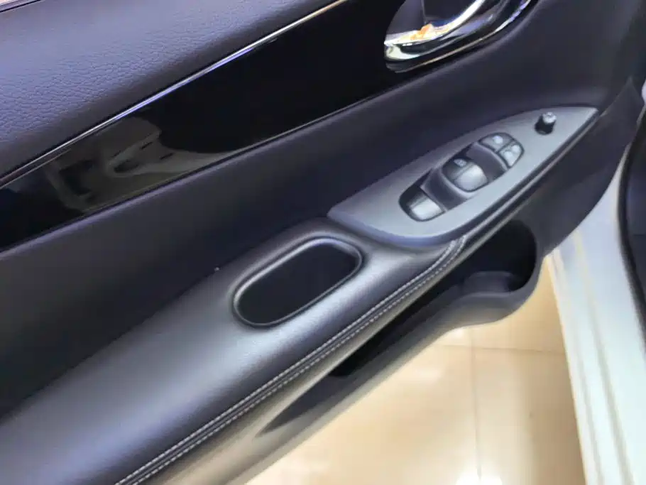 Nissan Tiida 2020