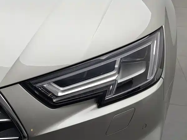 Audi A4L 2019