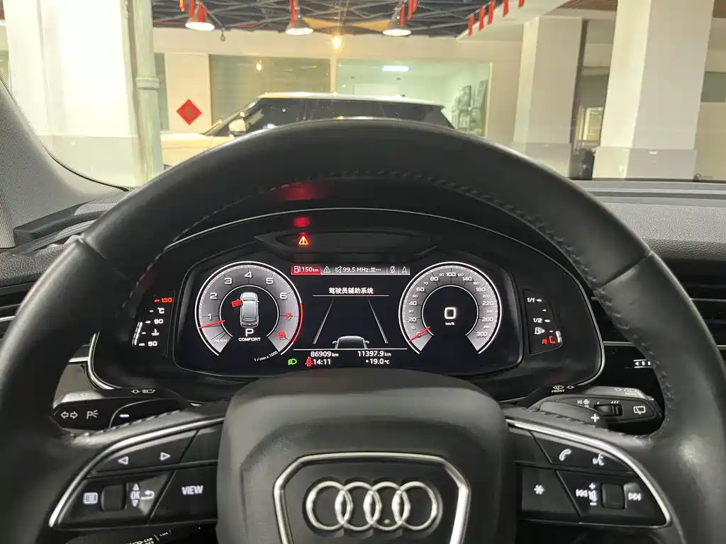Audi Q7 2020 — фото 7
