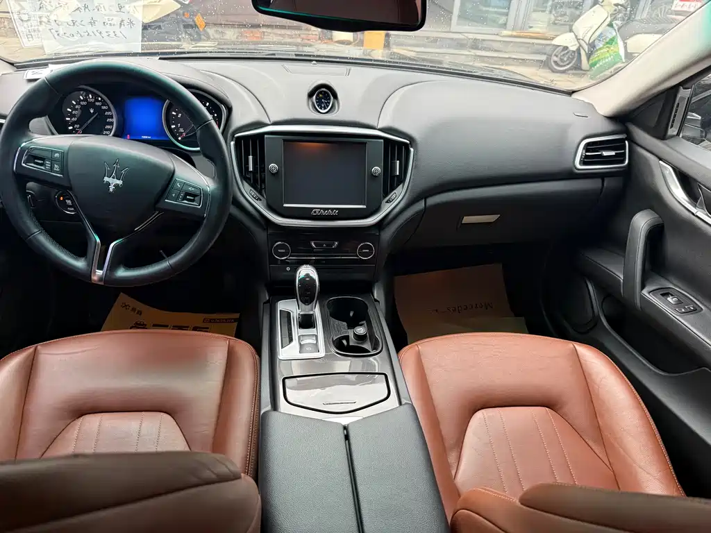 Maserati Ghibli 2016 — фото 11