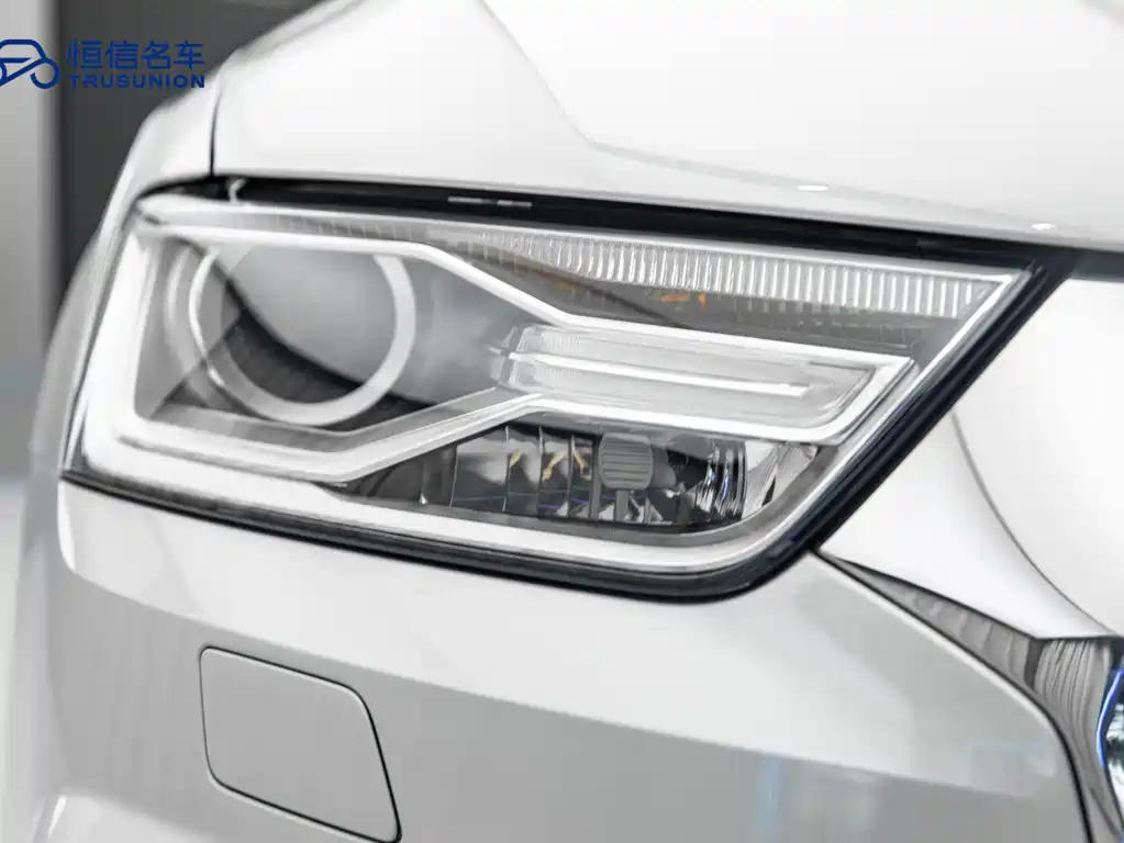 Audi Q3 2016 — фото 10