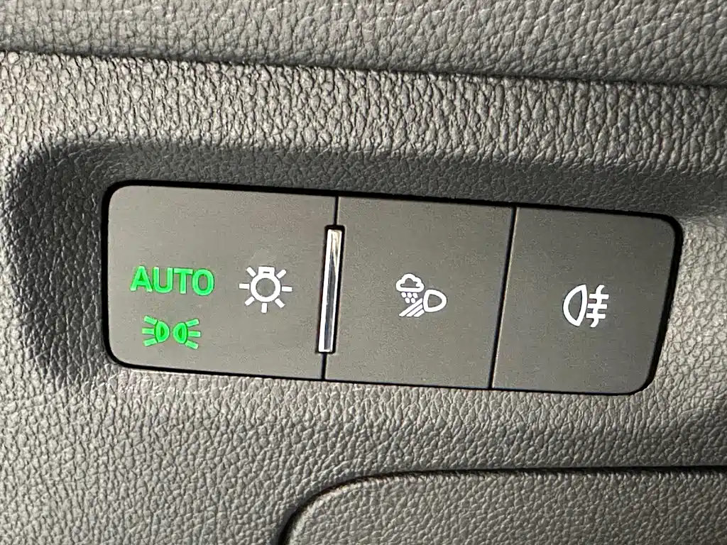 Skoda Octavia 2023 — фото 14