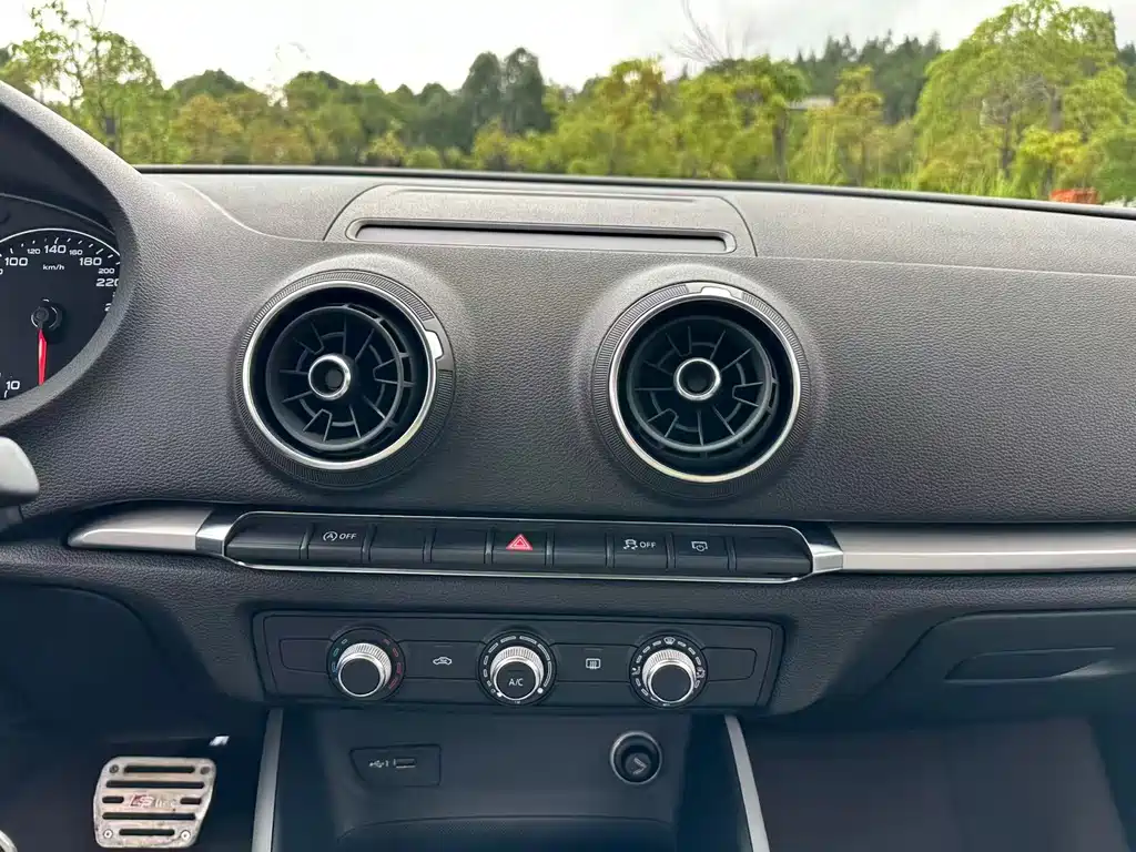 Audi A3 2019 — фото 17
