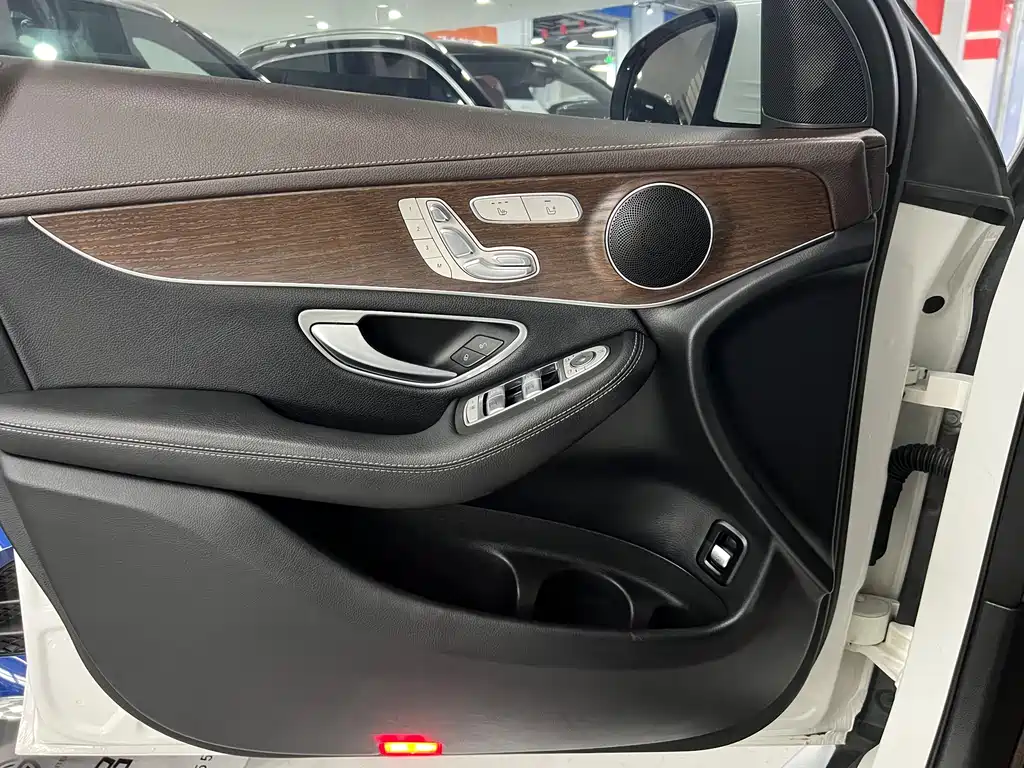 Mercedes-Benz GLC 2022 — фото 15