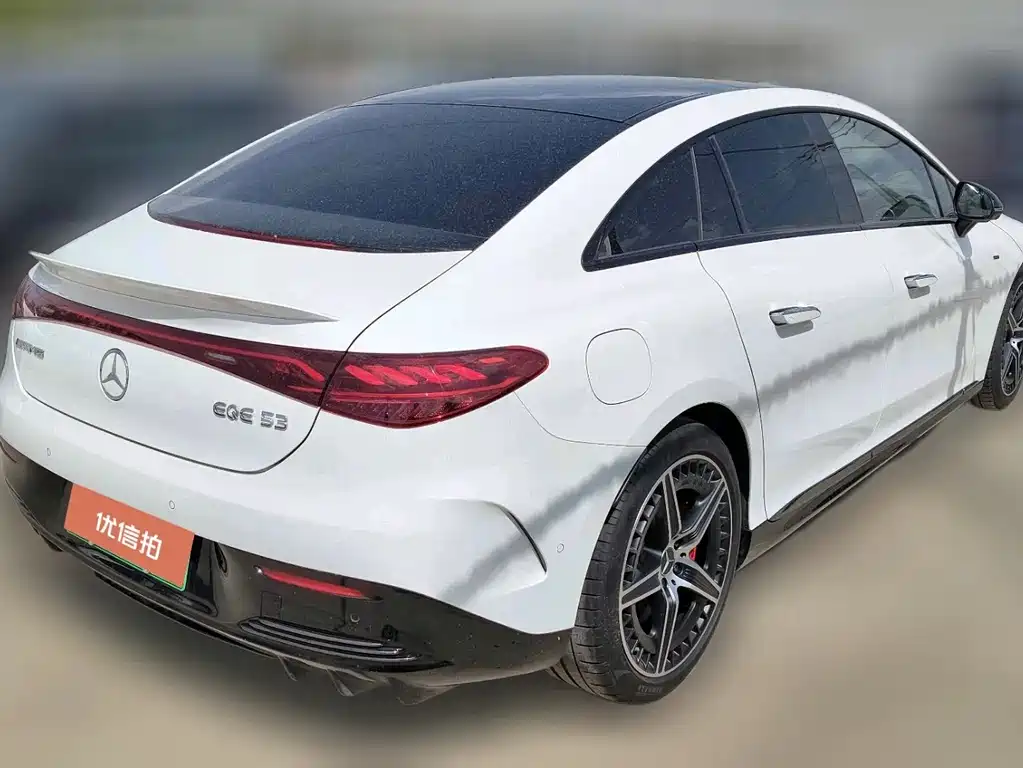Mercedes-Benz EQE AMG 2024 — фото 7