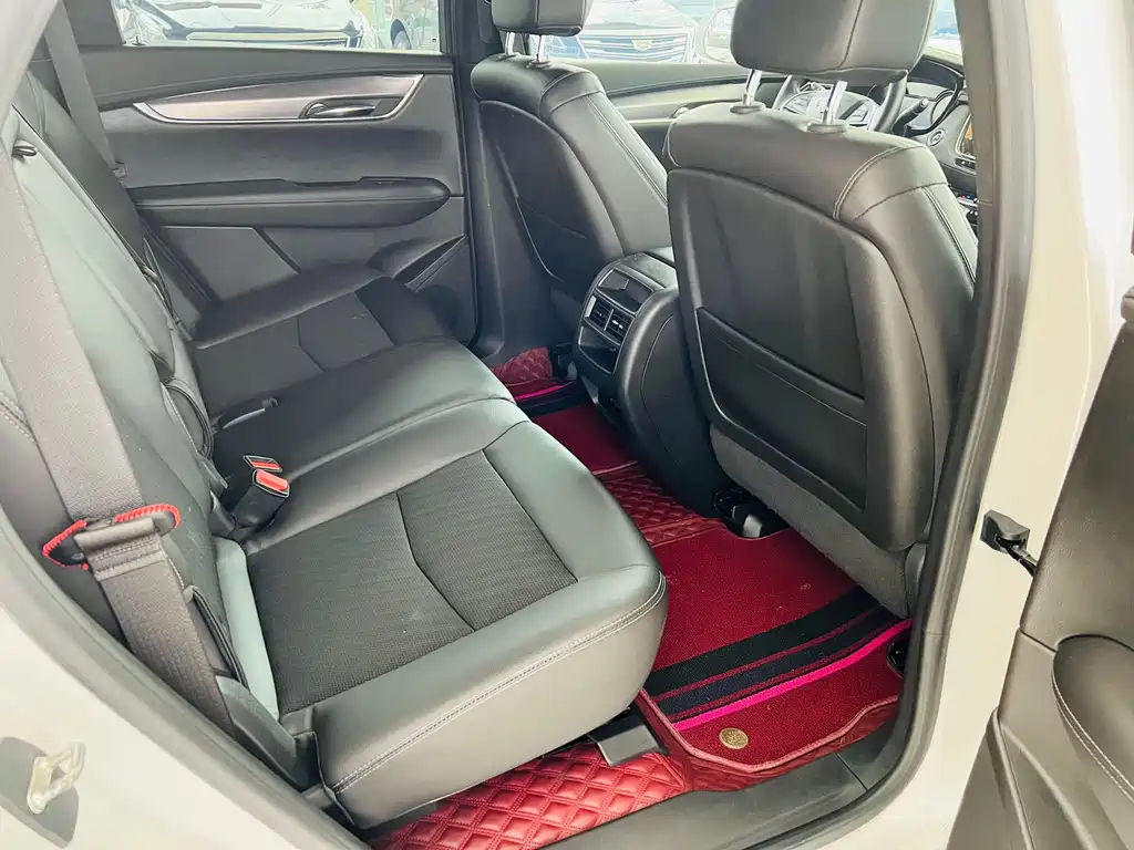 Cadillac XT5 2019 — фото 12