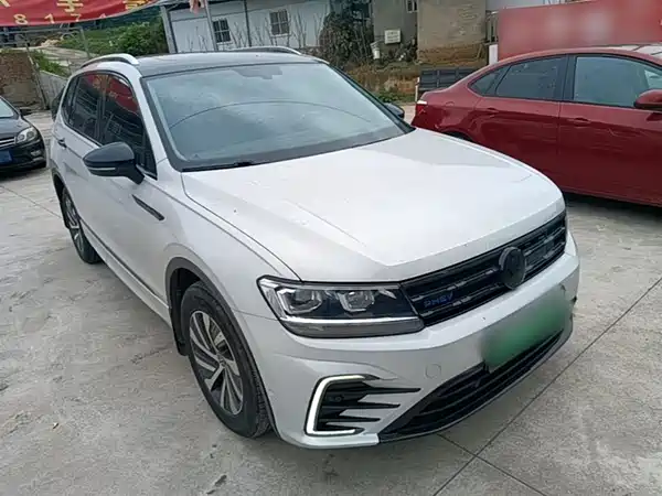 Volkswagen Tiguan L Plug-In Hybrid 2021