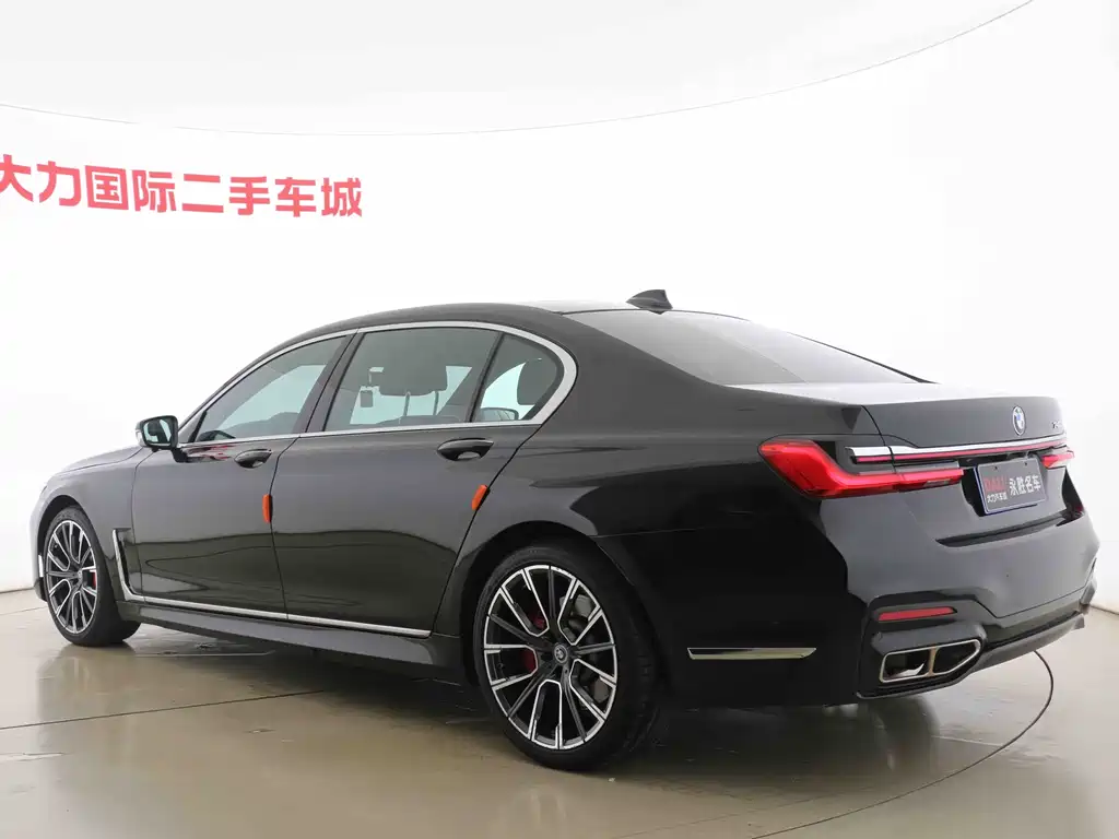 BMW 7 Series 2018 — фото 14