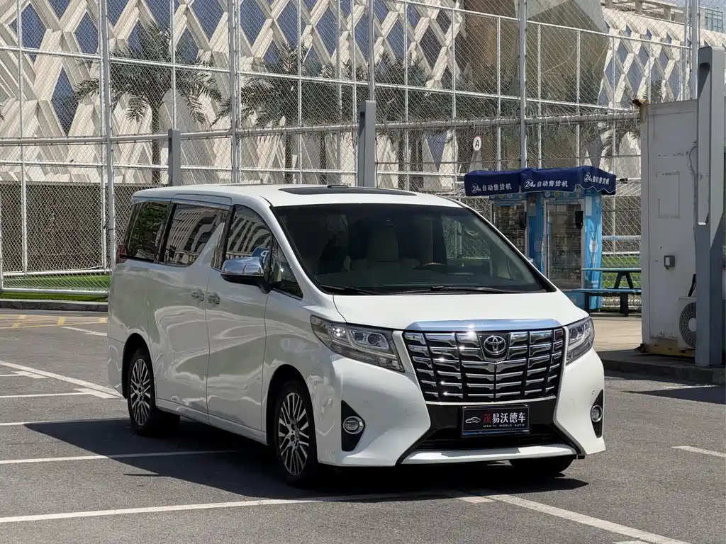 Toyota Alphard 2017 — фото 3
