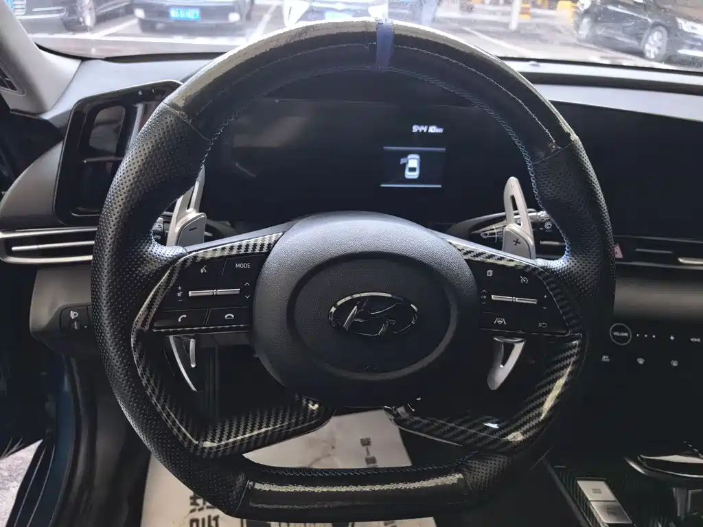 Hyundai Elantra 2022 — фото 11