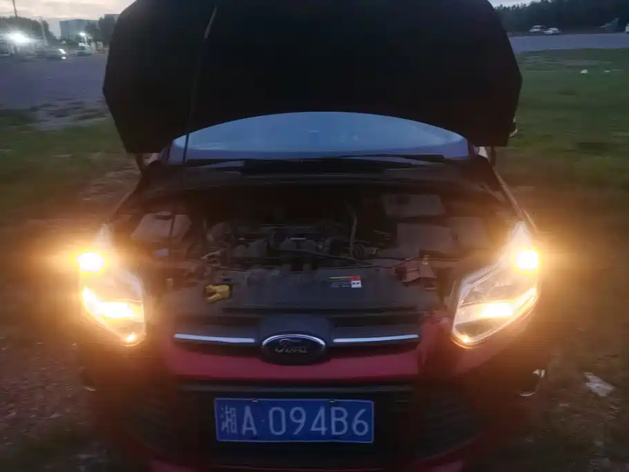 Ford Focus 2015 — фото 10