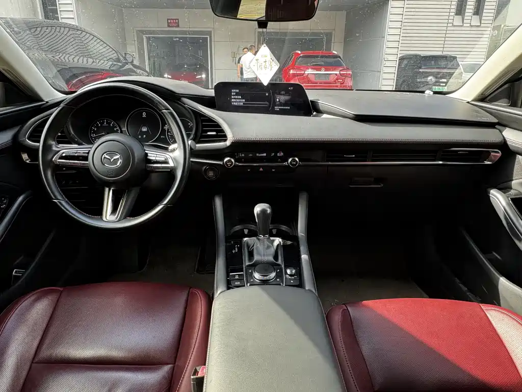 Mazda 3 Axela 2022