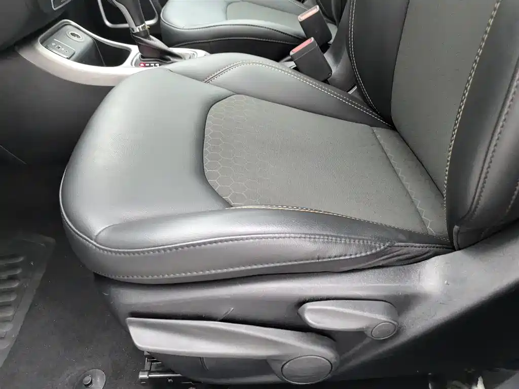 Jeep Compass 2018 — фото 20