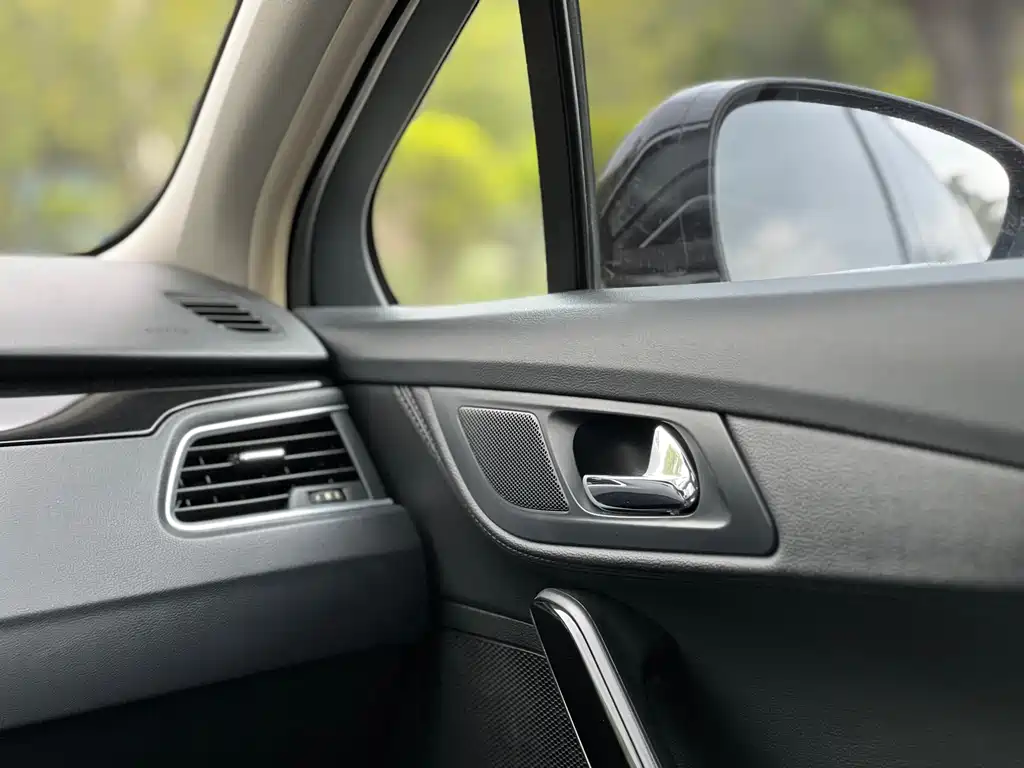 Peugeot 508 2015 — фото 25
