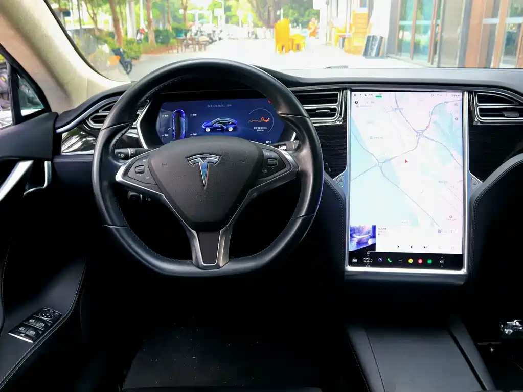 Tesla Model S 2018 — фото 9