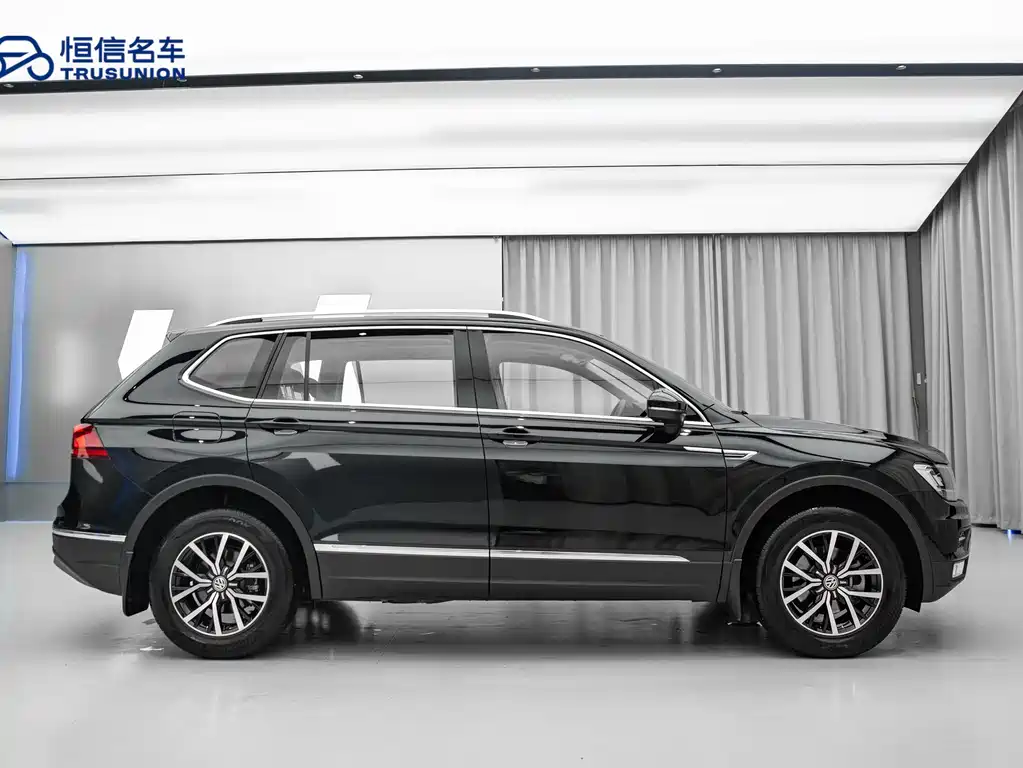 Volkswagen Tiguan L 2018 — фото 7
