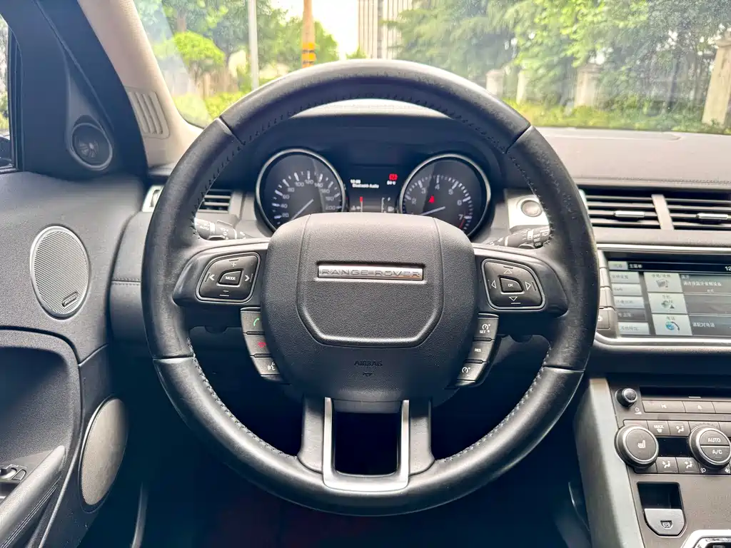 Land Rover Evoque 2016 — фото 16