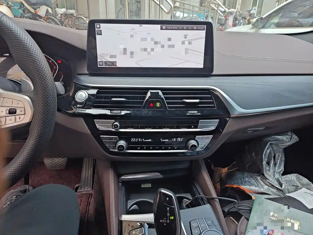 BMW 5 Series 2022 — фото 14