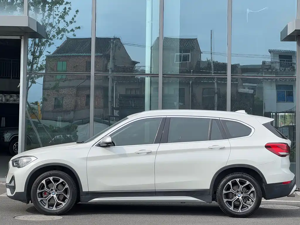 BMW X1 2021 — фото 5