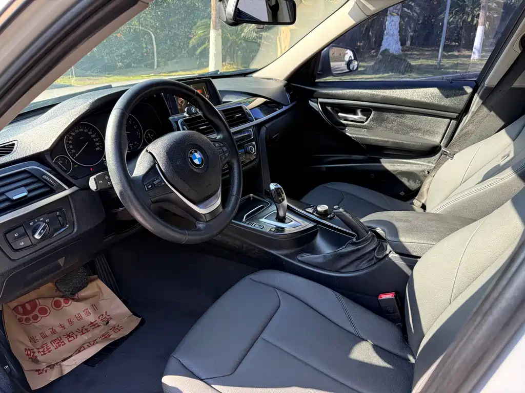 BMW 3 Series 2017 — фото 9